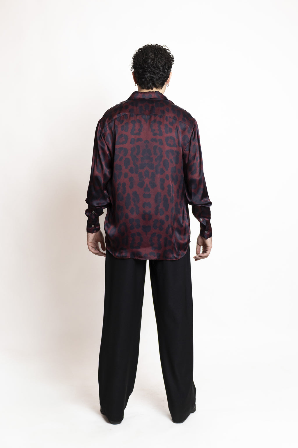 Rouge Shirt Leo