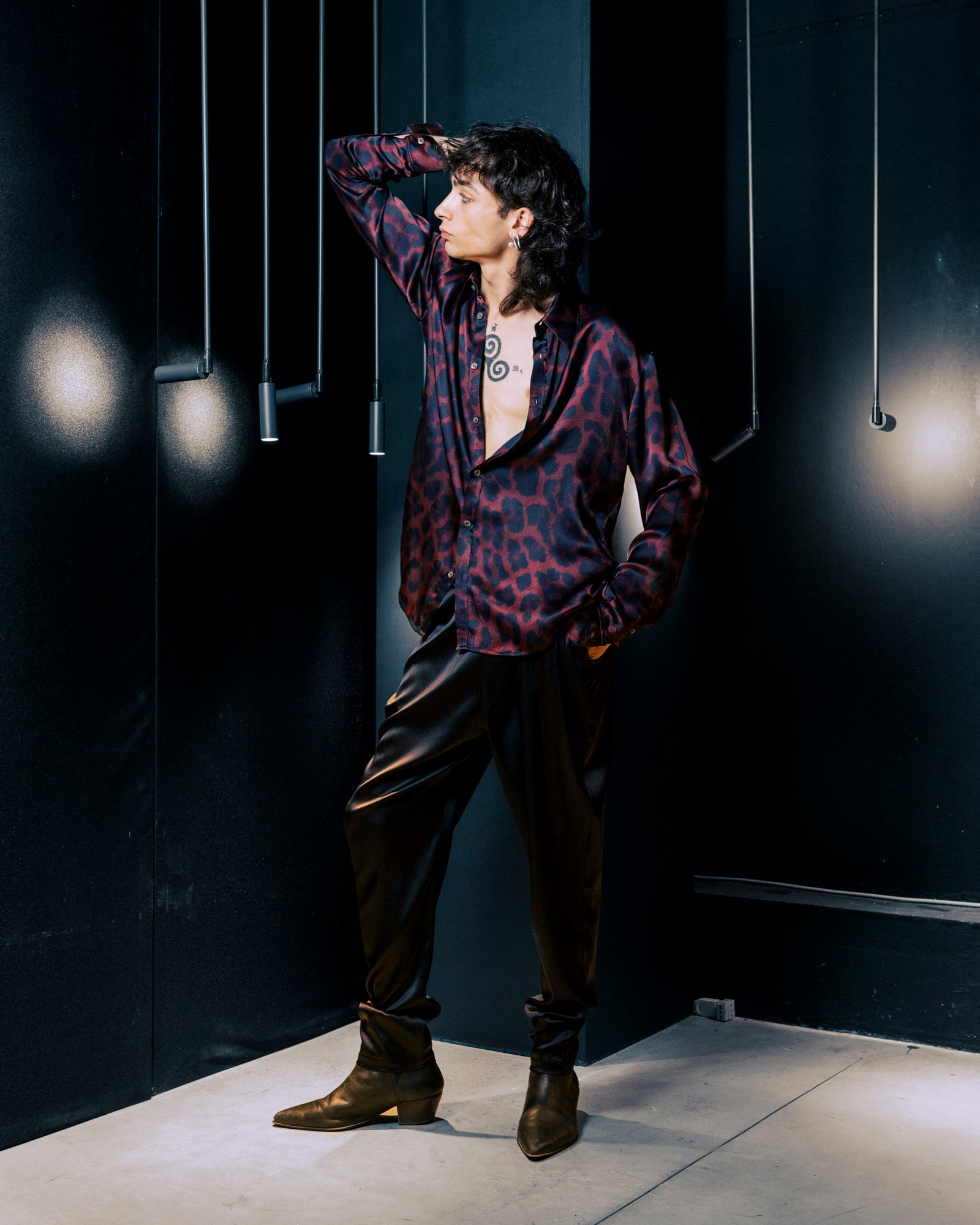 Rouge Shirt Leo